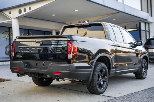 2025 Honda Ridgeline Black
