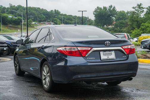 Parisian Night Pearl 2017 Toyota Camry XSE