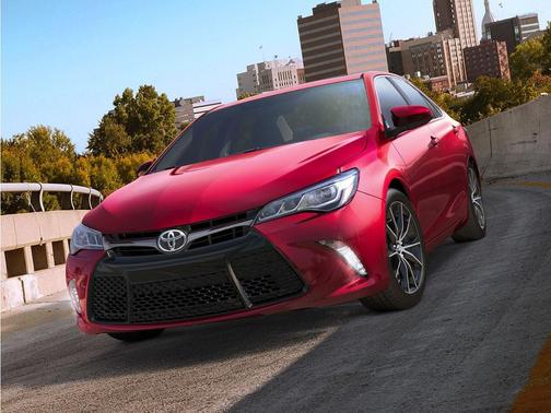Parisian Night Pearl 2017 Toyota Camry XSE