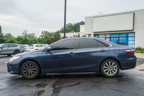 Parisian Night Pearl 2017 Toyota Camry XSE