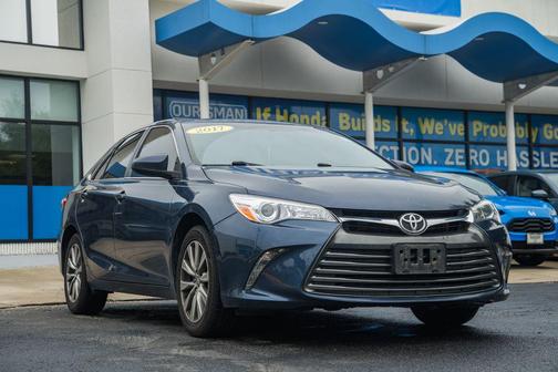 Parisian Night Pearl 2017 Toyota Camry XSE