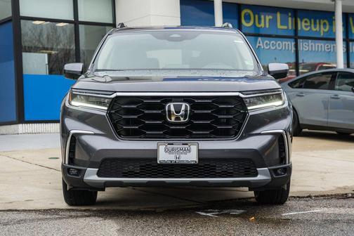 2025 Honda Pilot Touring 8-Passenger