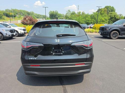 Crystal Black Pearl 2025 Honda HR-V LX