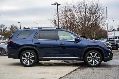 2025 Honda Pilot Touring 8-Passenger