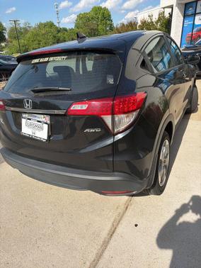 Crystal Black Pearl 2021 Honda HR-V LX