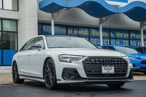 Glacier White Metallic 2024 Audi S8 4.0T