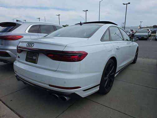 Glacier White Metallic 2024 Audi S8 4.0T