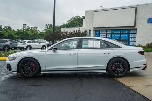 Glacier White Metallic 2024 Audi S8 4.0T
