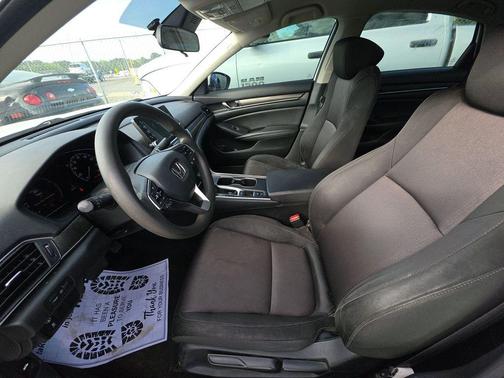 Platinum White Pearl 2019 Honda Accord LX