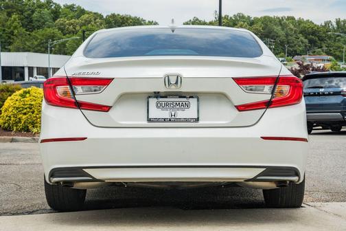 Platinum White Pearl 2019 Honda Accord LX