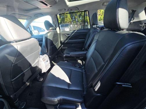 Lunar Silver Metallic 2019 Honda Pilot Elite