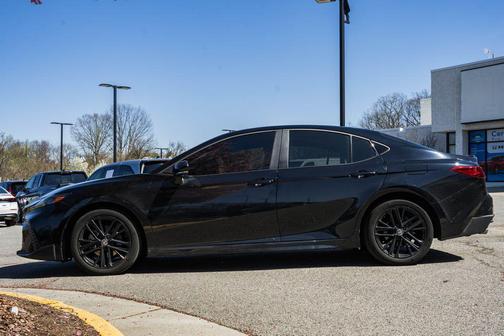 Midnight Black Metallic 2025 Toyota Camry SE