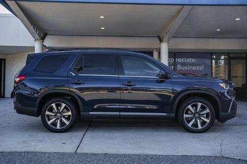 2025 Honda Pilot Touring 8-Passenger