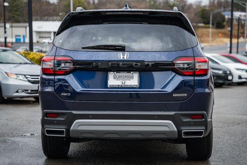 2025 Honda Pilot Touring 8-Passenger