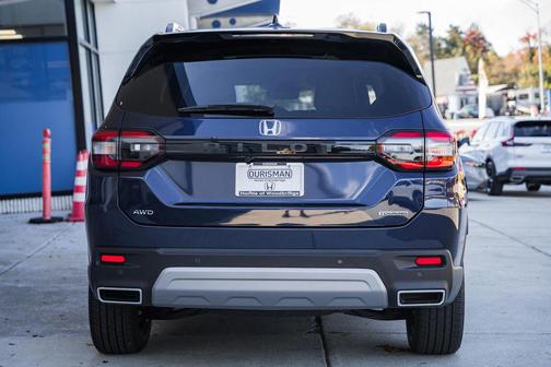 2025 Honda Pilot Touring 8-Passenger