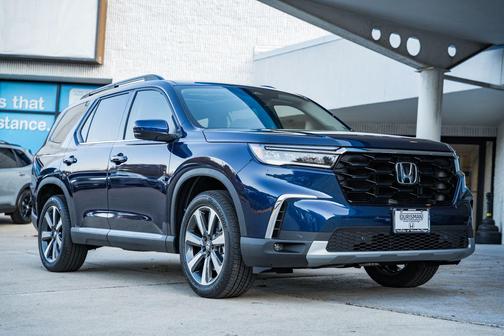 2025 Honda Pilot Touring 8-Passenger