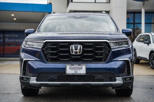 2025 Honda Pilot Touring 8-Passenger