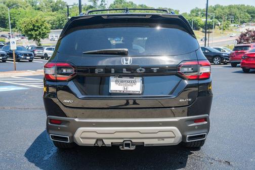 Crystal Black Pearl 2023 Honda Pilot AWD Elite