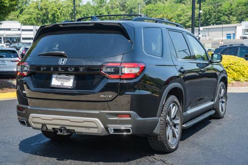 Crystal Black Pearl 2023 Honda Pilot AWD Elite