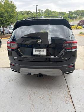 Crystal Black Pearl 2023 Honda Pilot AWD Elite