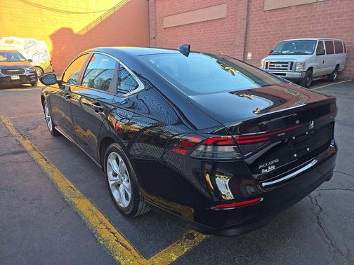 Crystal Black Pearl 2025 Honda Accord LX 1.5T