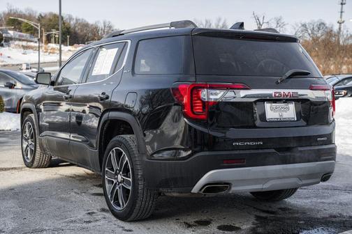2023 GMC Acadia AWD SLT
