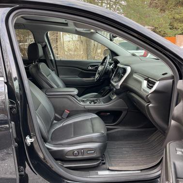 2023 GMC Acadia AWD SLT