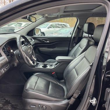 2023 GMC Acadia AWD SLT