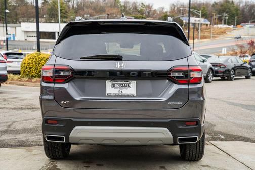 2025 Honda Pilot Touring 8-Passenger