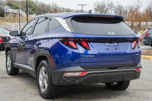 2022 Hyundai TUCSON SE