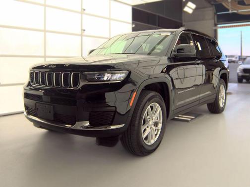 Baltic Gray Metallic Clearcoat 2023 Jeep Grand Cherokee Summit