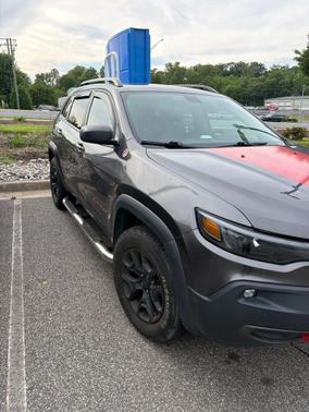 Granite Crystal Metallic 2019 Jeep Cherokee Trailhawk Elite