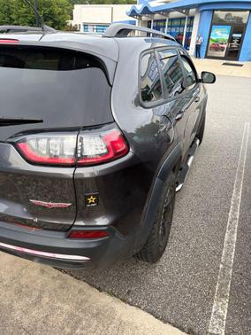 Granite Crystal Metallic 2019 Jeep Cherokee Trailhawk Elite