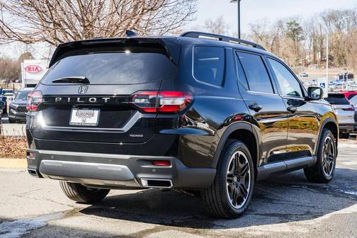 2026 Honda Pilot Touring 8-Passenger