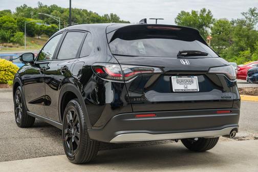 Crystal Black Pearl 2026 Honda HR-V AWD Sport