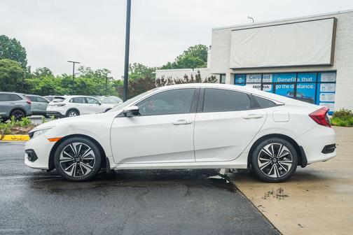 White 2018 Honda Civic EX-L