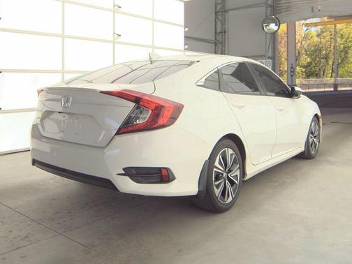 White 2018 Honda Civic EX-L