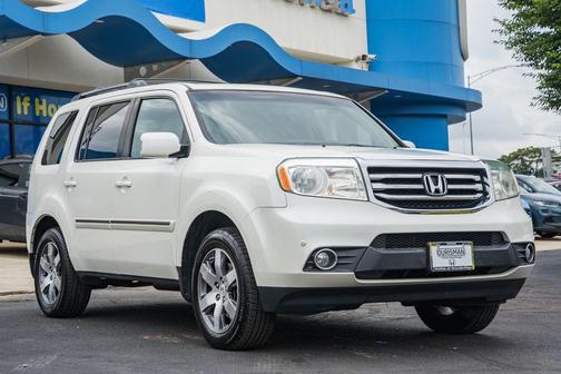 White 2015 Honda Pilot Touring