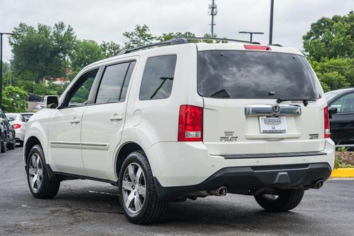 White 2015 Honda Pilot Touring