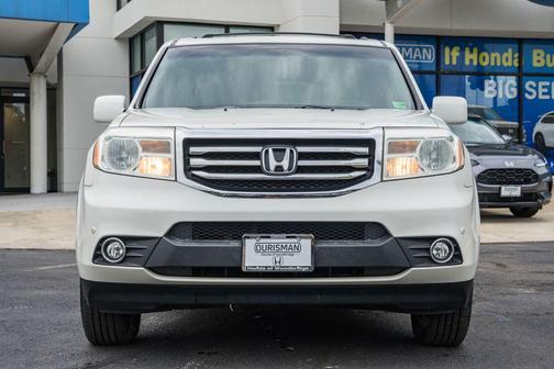 White 2015 Honda Pilot Touring