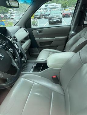 White 2015 Honda Pilot Touring