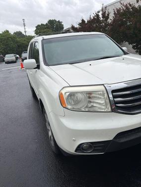 White 2015 Honda Pilot Touring