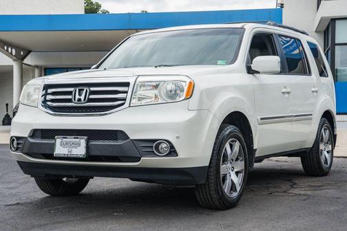White 2015 Honda Pilot Touring