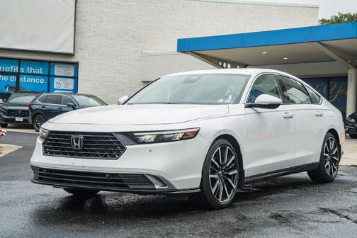 Platinum White Pearl 2024 Honda Accord Touring 2.0T