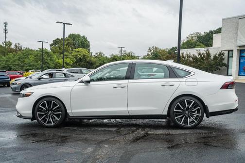 Platinum White Pearl 2024 Honda Accord Touring 2.0T