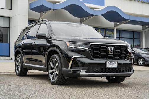 2025 Honda Pilot Touring 8-Passenger