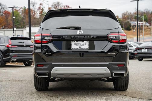 2025 Honda Pilot Touring 8-Passenger