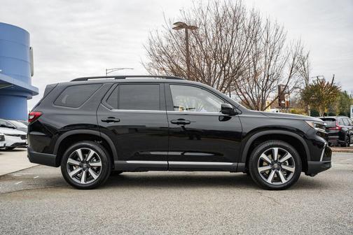 2025 Honda Pilot Touring 8-Passenger