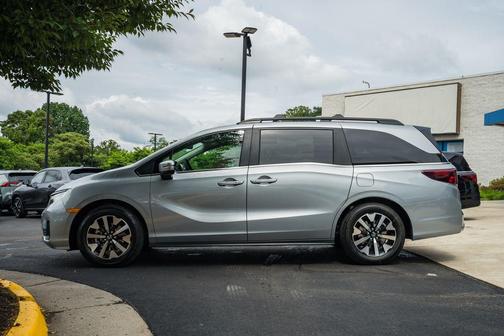 Solar Silver Metallic 2026 Honda Odyssey EX-L