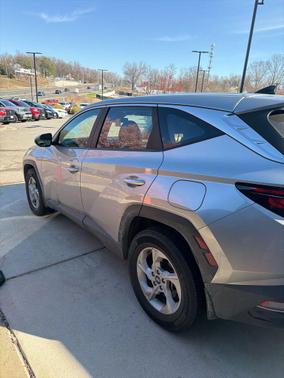 Shimmering Silver 2022 Hyundai TUCSON SE